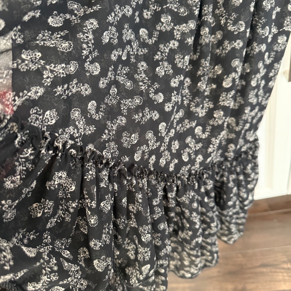 Dress - Picture 6 of 6